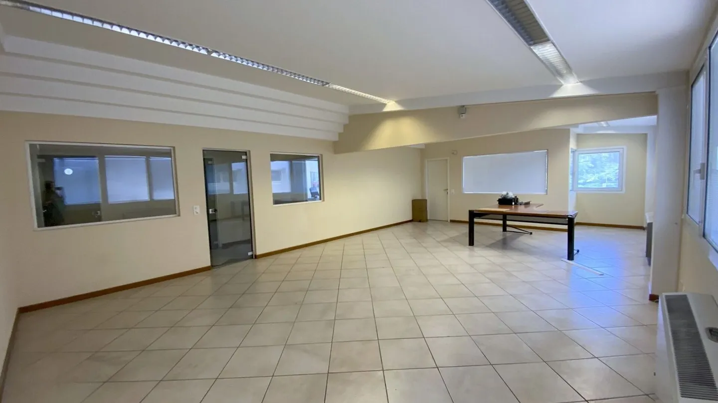 Two offices for rent in a strategic area of Taverne - Photo 1 of 5