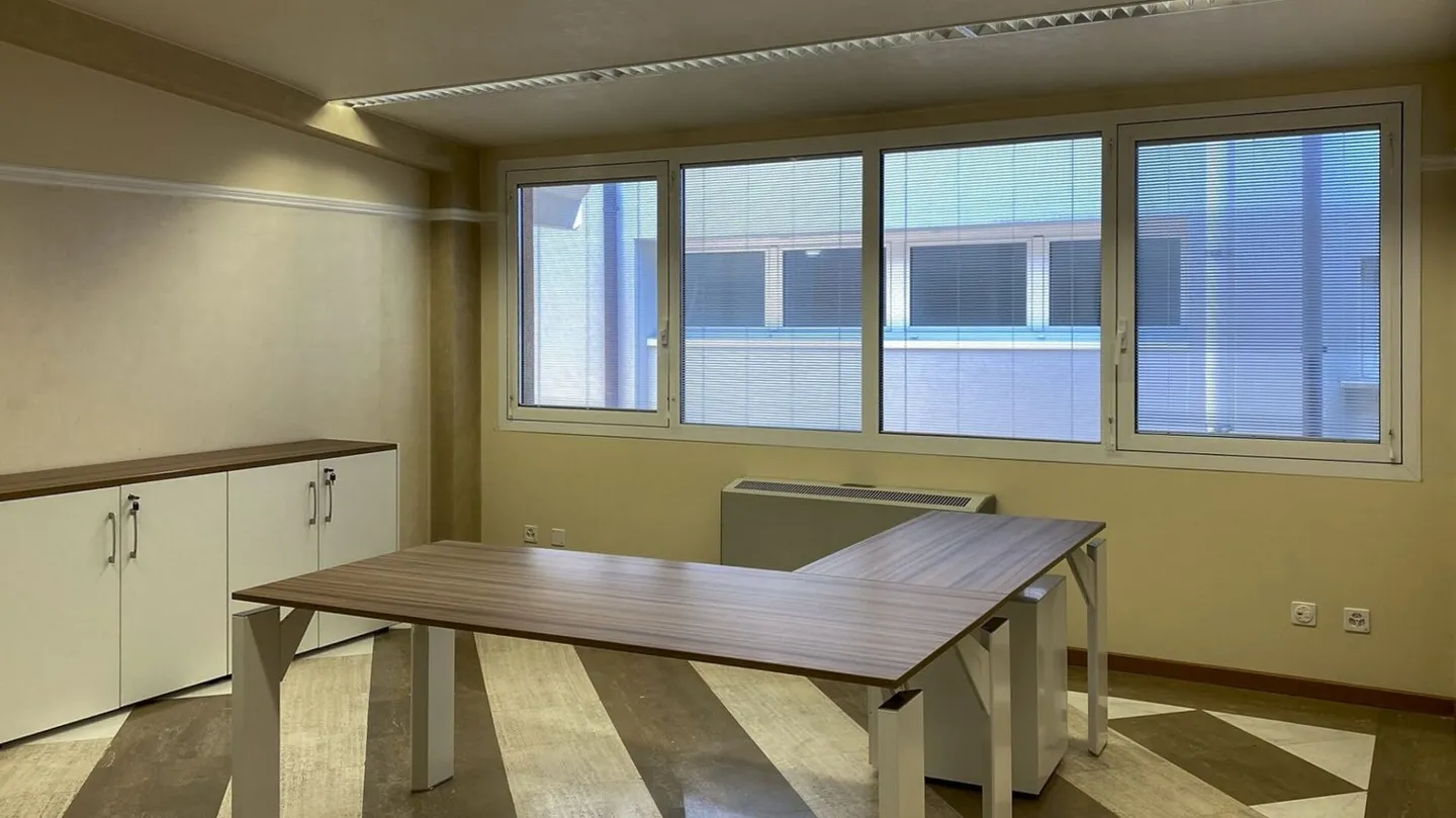 Two offices for rent in a strategic area of Taverne - Photo 3 of 5