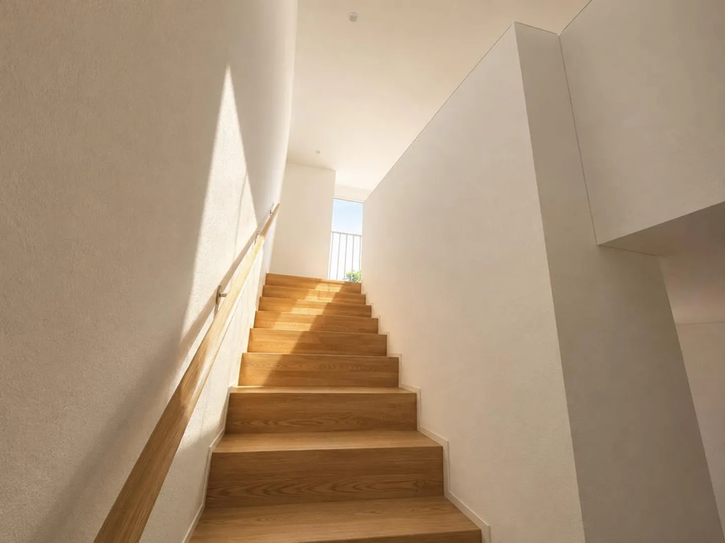Moderne Maisonette mit Garten - Foto 9 von 11