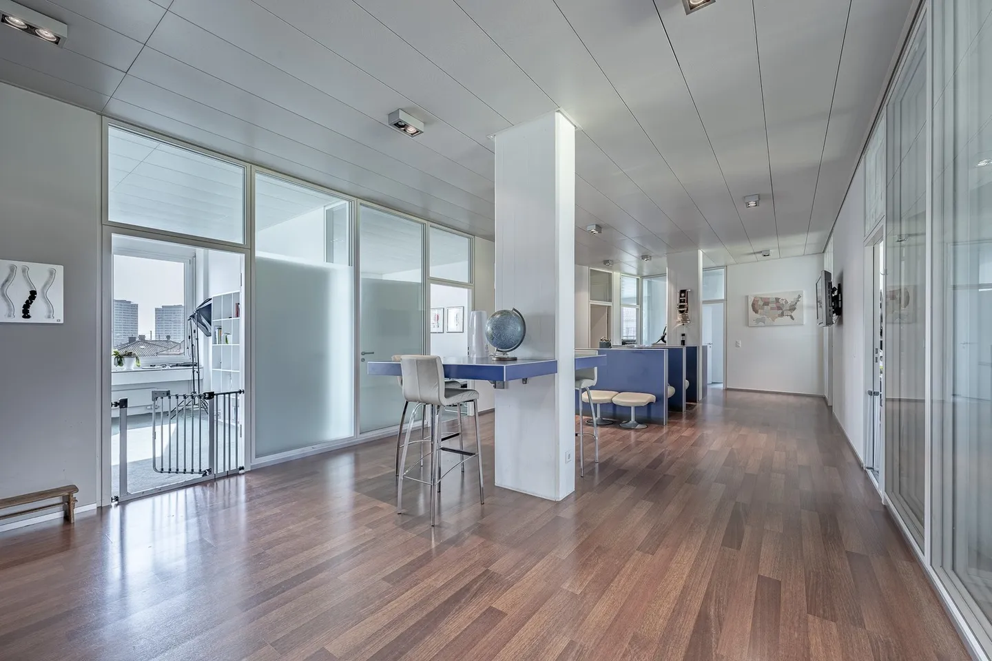 Spazio ufficio ampliato con terrazza sul tetto nel cuore di Oerlikon - Foto 1 di 11