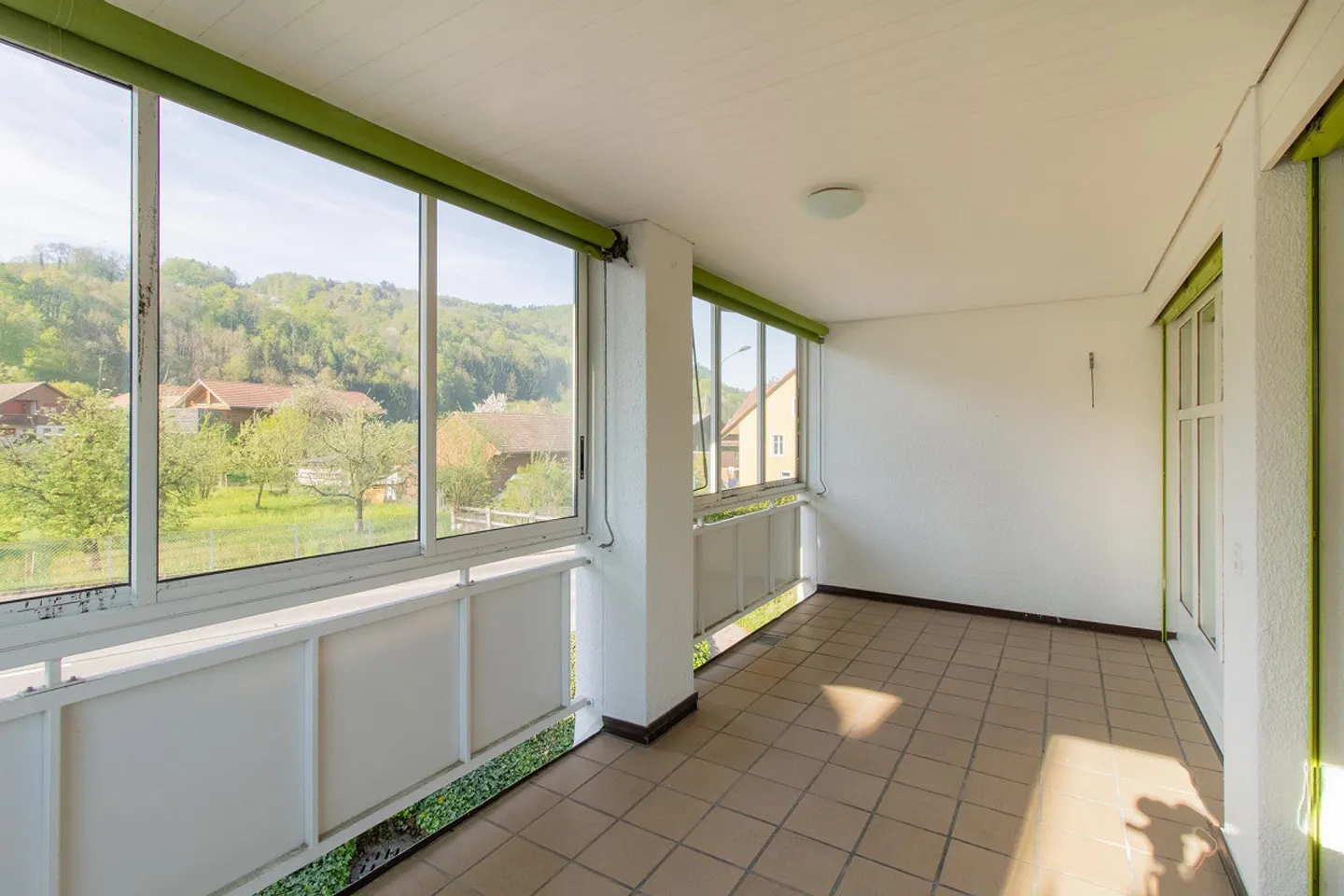 Spacious 4½-room apartment in a central location - Photo 5 of 5