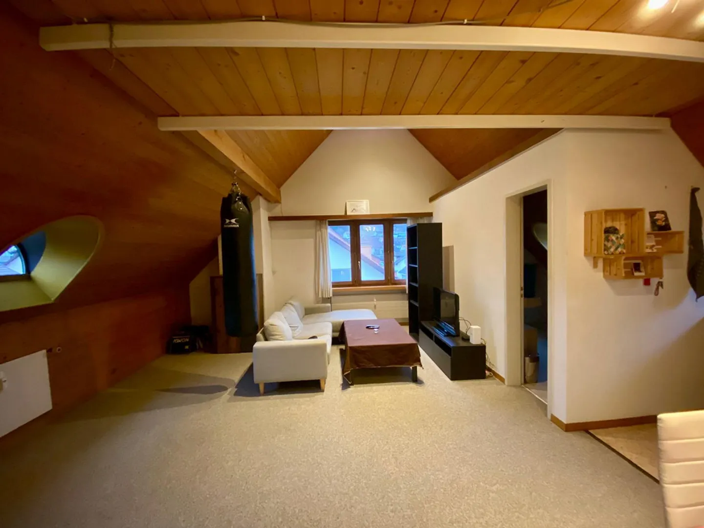1.5 Room Quiet Attic Apartment in Stedtli Laufen - Photo 4 of 5