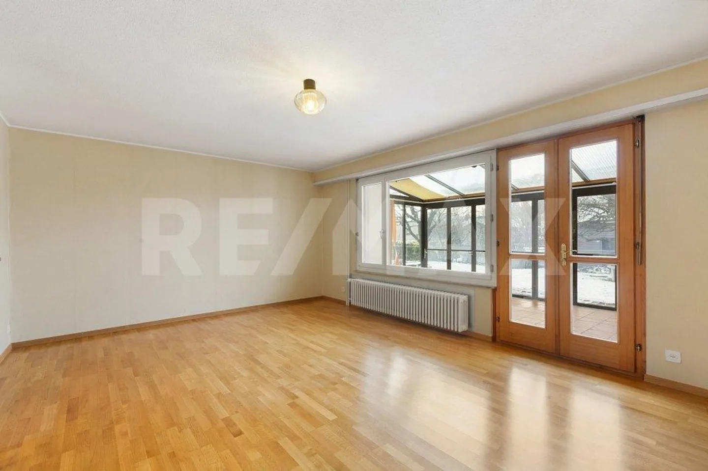 Gepflegtes 6.5-Zi.-Eckhaus mit grosszügigem Garten - Foto 7 von 13