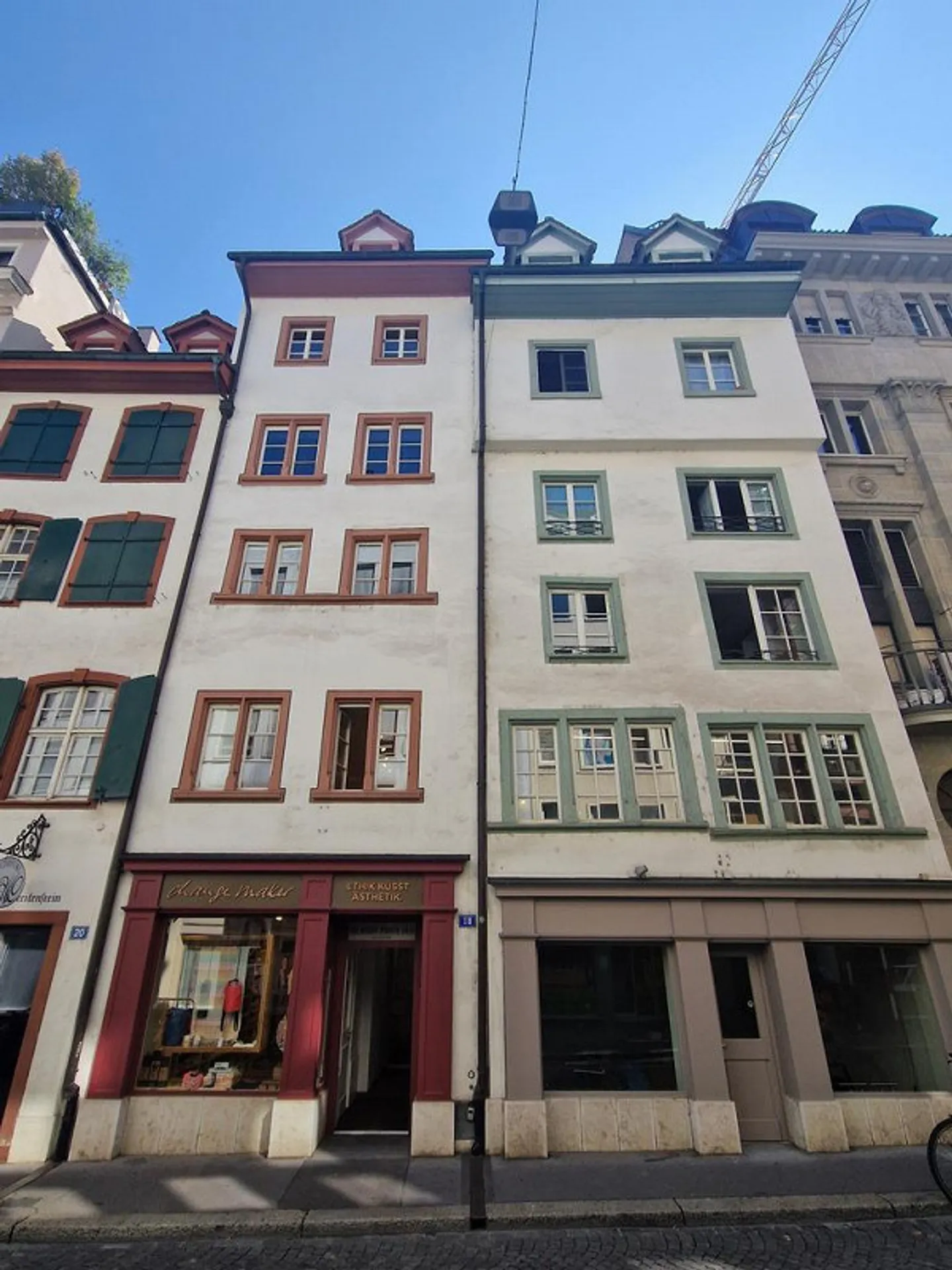 Office for rent in the historic building Zur Guldin Rosen 1432 - Photo 1 of 11