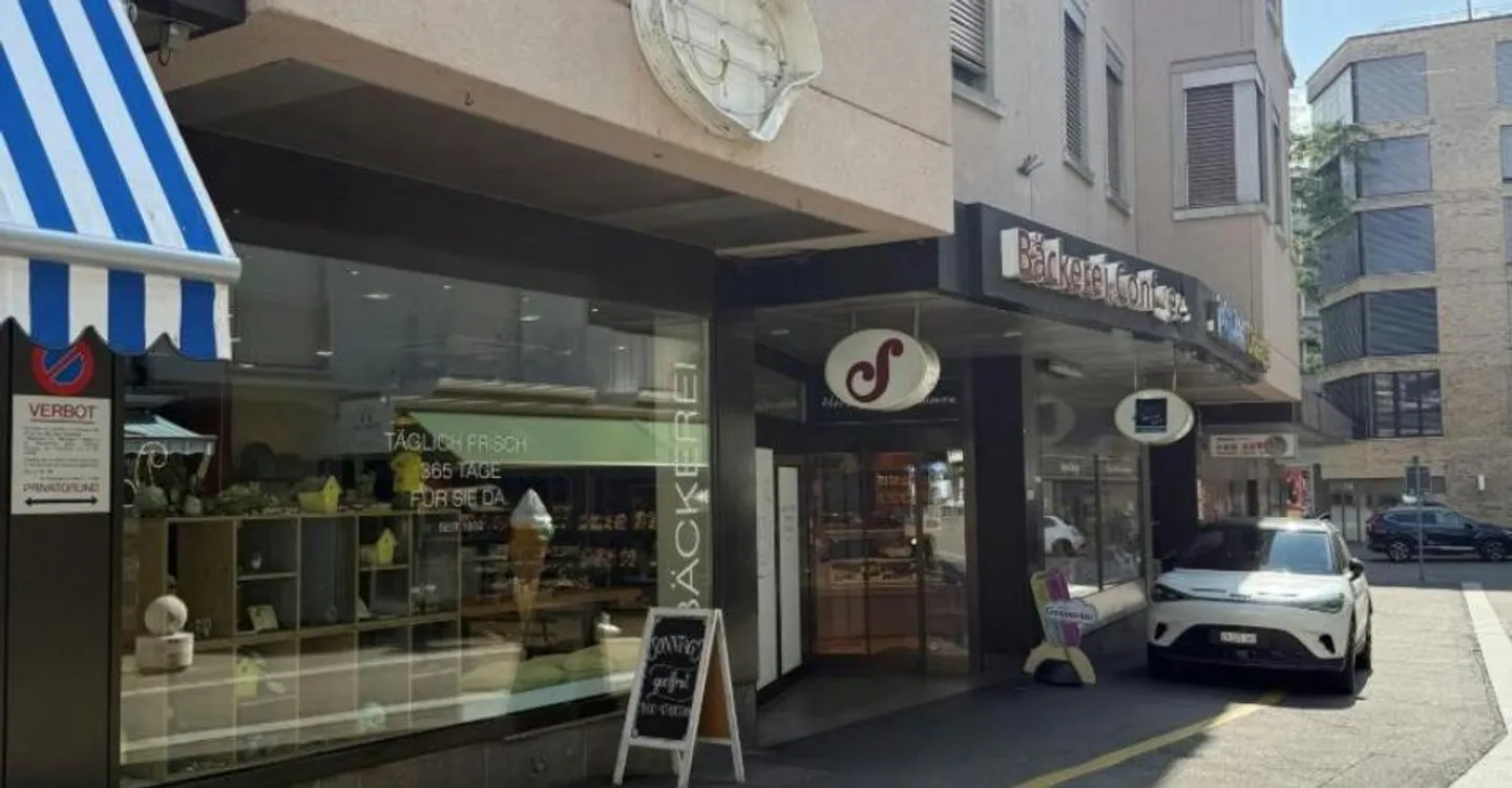 Prime location with high foot traffic - Retail space in Oerlikon - Photo 2 of 3