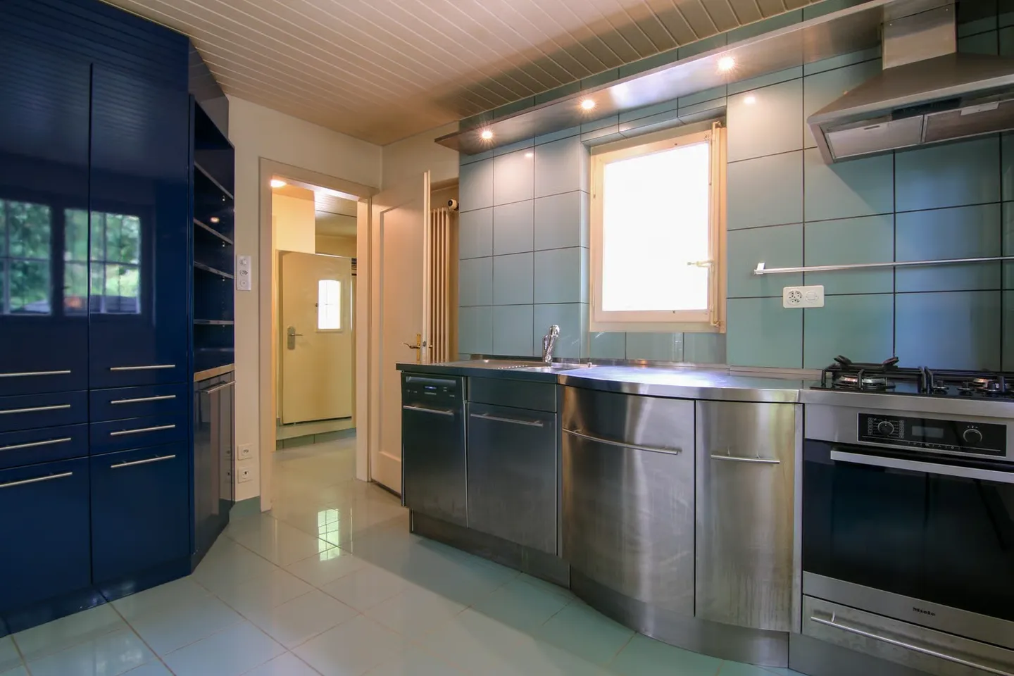 Green Oasis with Pool - Your Retreat Close to the City - Photo 7 of 13