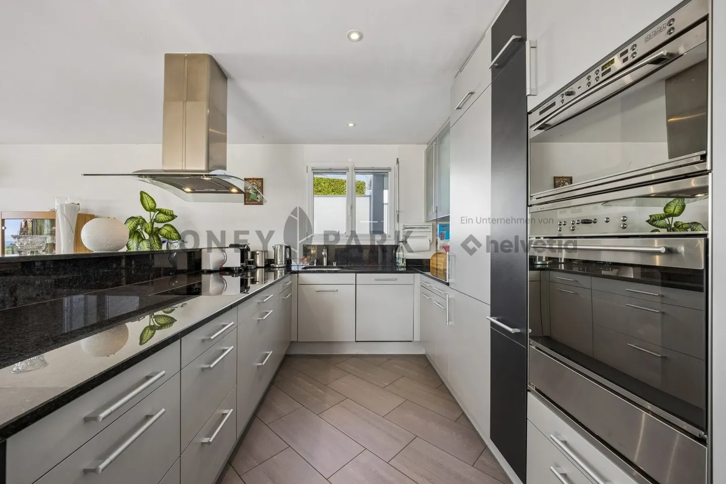 4.5- (5.5-)Zimmer-Terrassenwohnung am Zürichsee mit 180° Seesicht - Photo 5 of 9