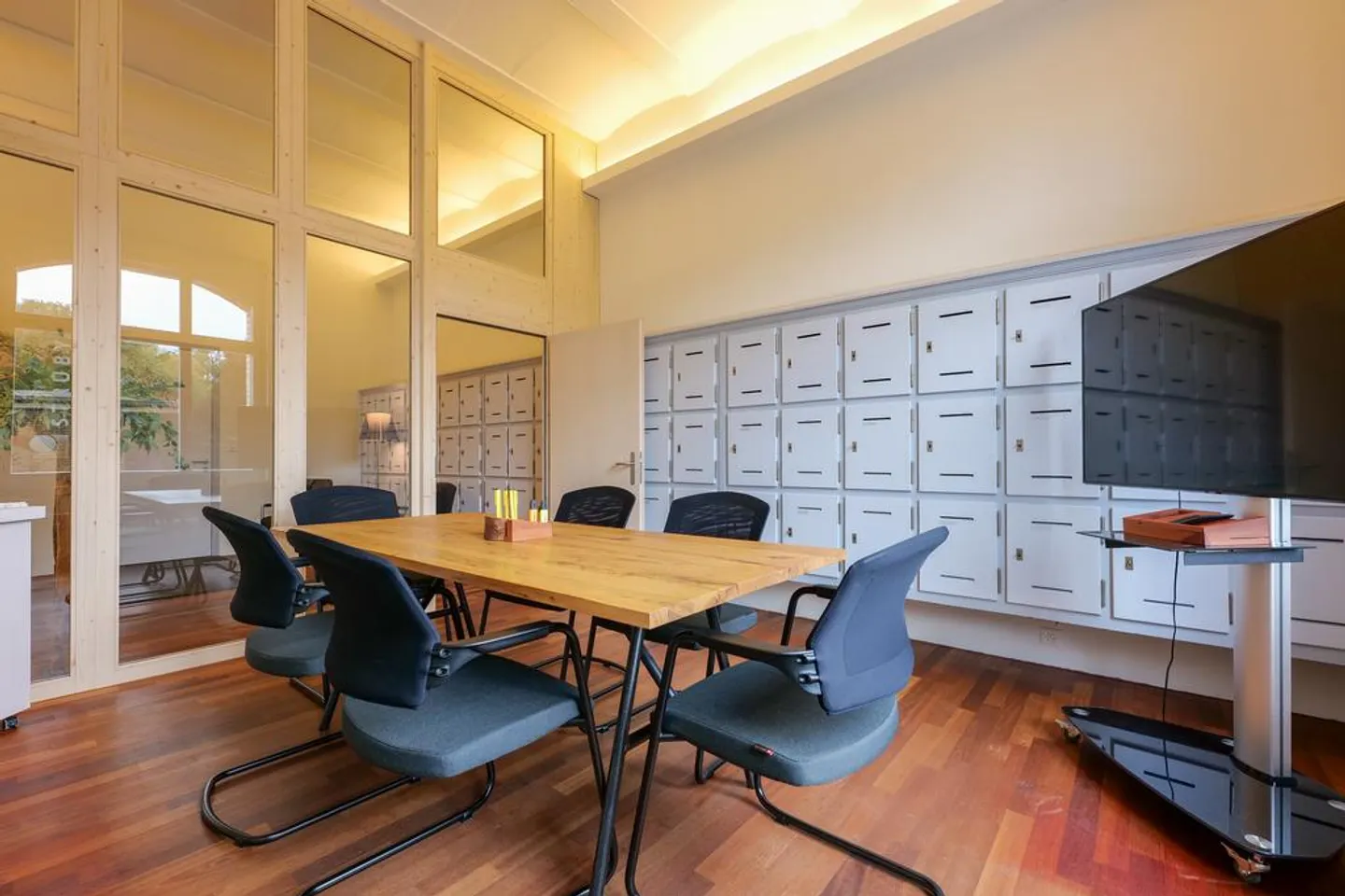 Bureau avec caractère dans le quartier Hürlimann - Photo 3 sur 7