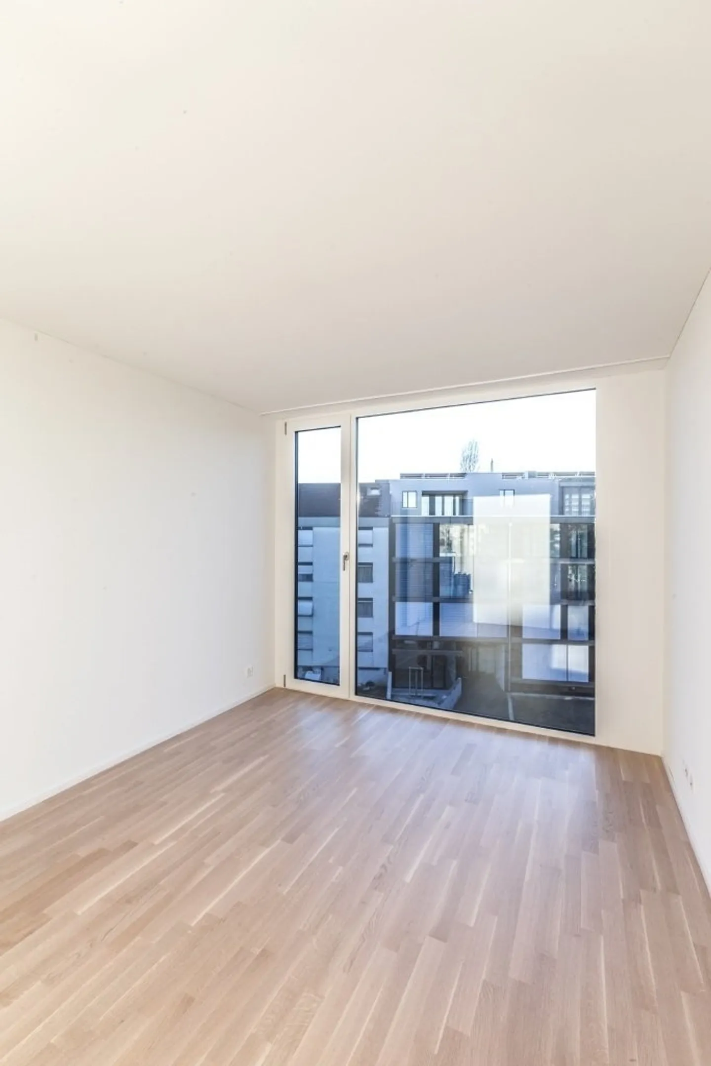 Ampio e luminoso appartamento di 4,5 stanze con finiture esclusive - Foto 4 di 6