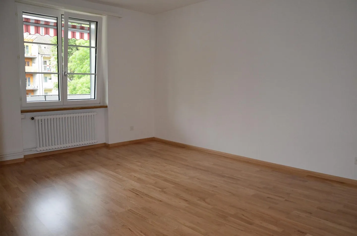 Appartamento attraente di 2,5 locali con grande balcone coperto - Foto 4 di 8