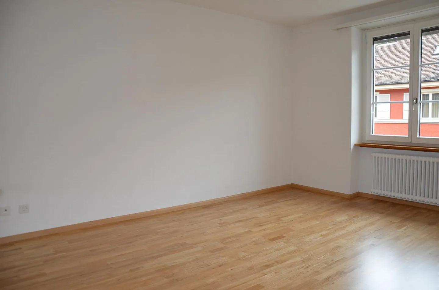 Appartamento attraente di 2,5 locali con grande balcone coperto - Foto 2 di 8