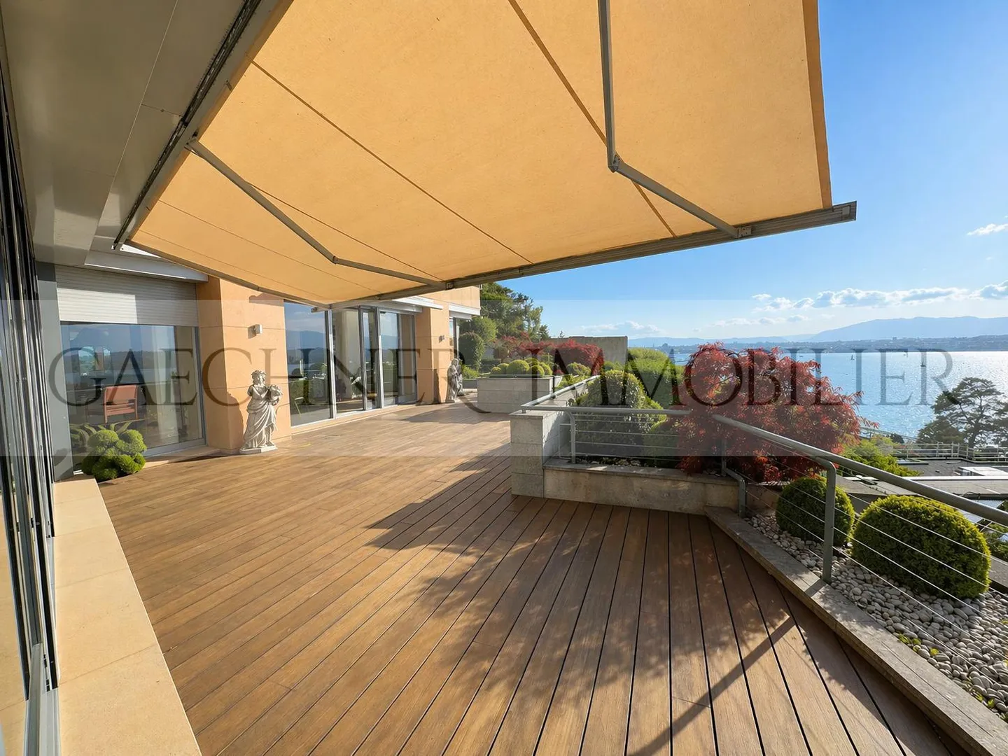 Luxuswohnung mit Seeblick - Foto 1 von 1