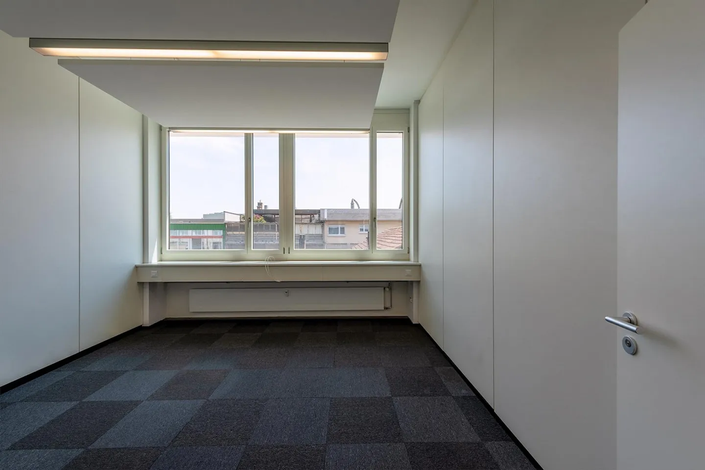 Looking for a new tenant for a space in a great location - Photo 4 of 6