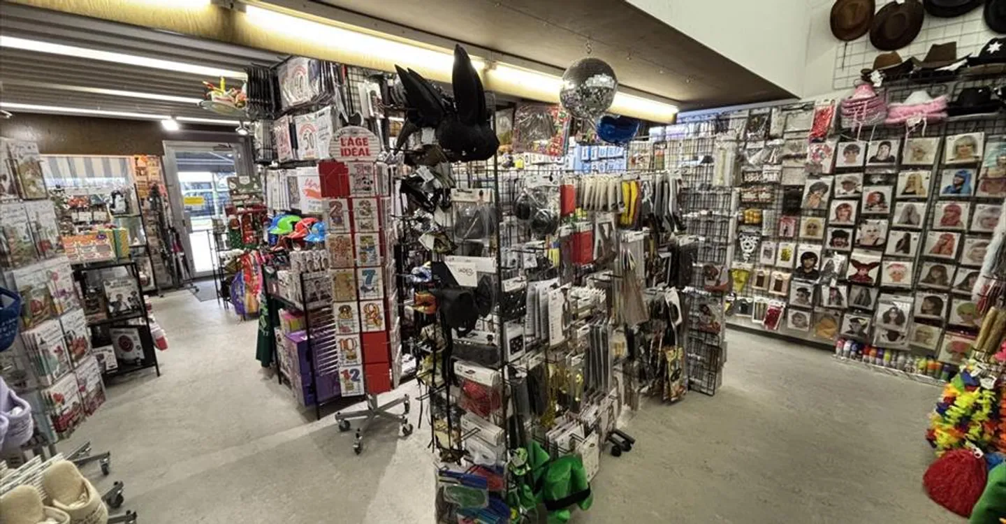 Edificio ad uso misto in affitto - Foto 1 di 9