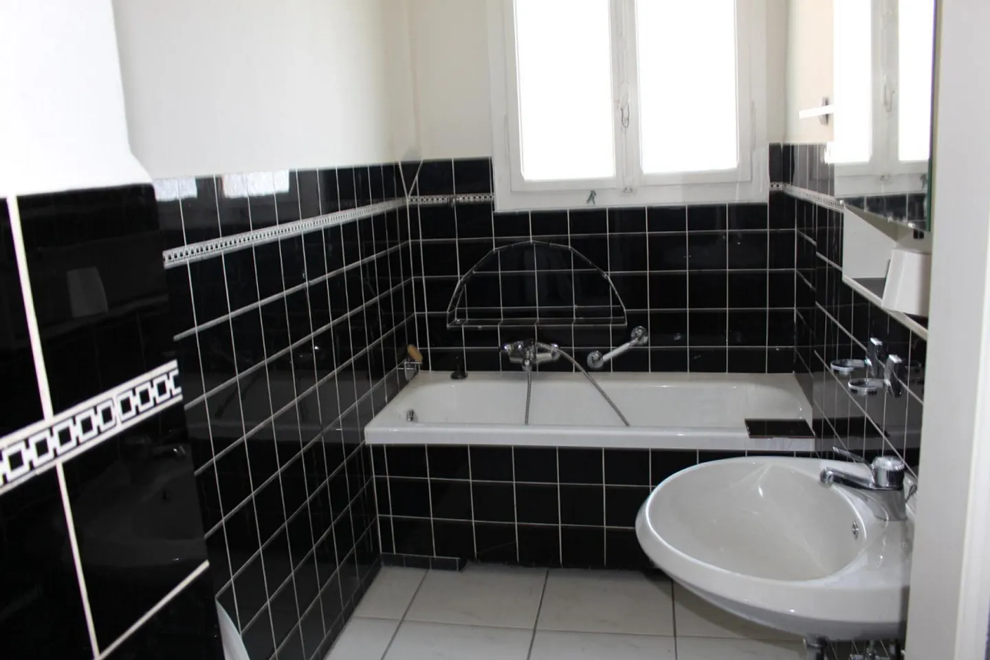 Zwei Gebäude mit Renovierungspotenzial - Foto 23 von 88