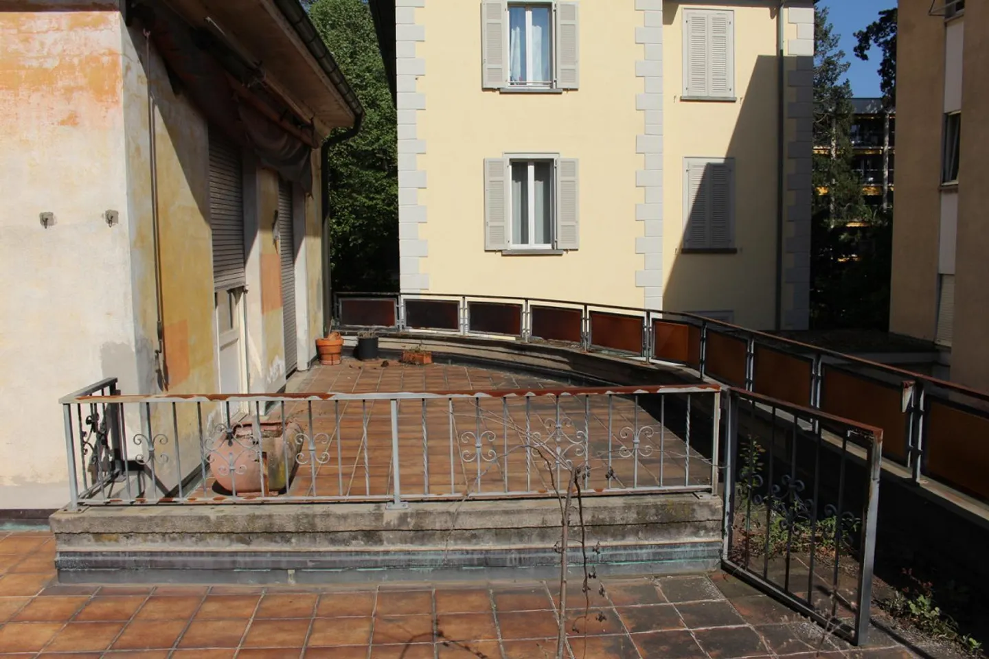 Zwei Gebäude mit Renovierungspotenzial - Foto 28 von 88