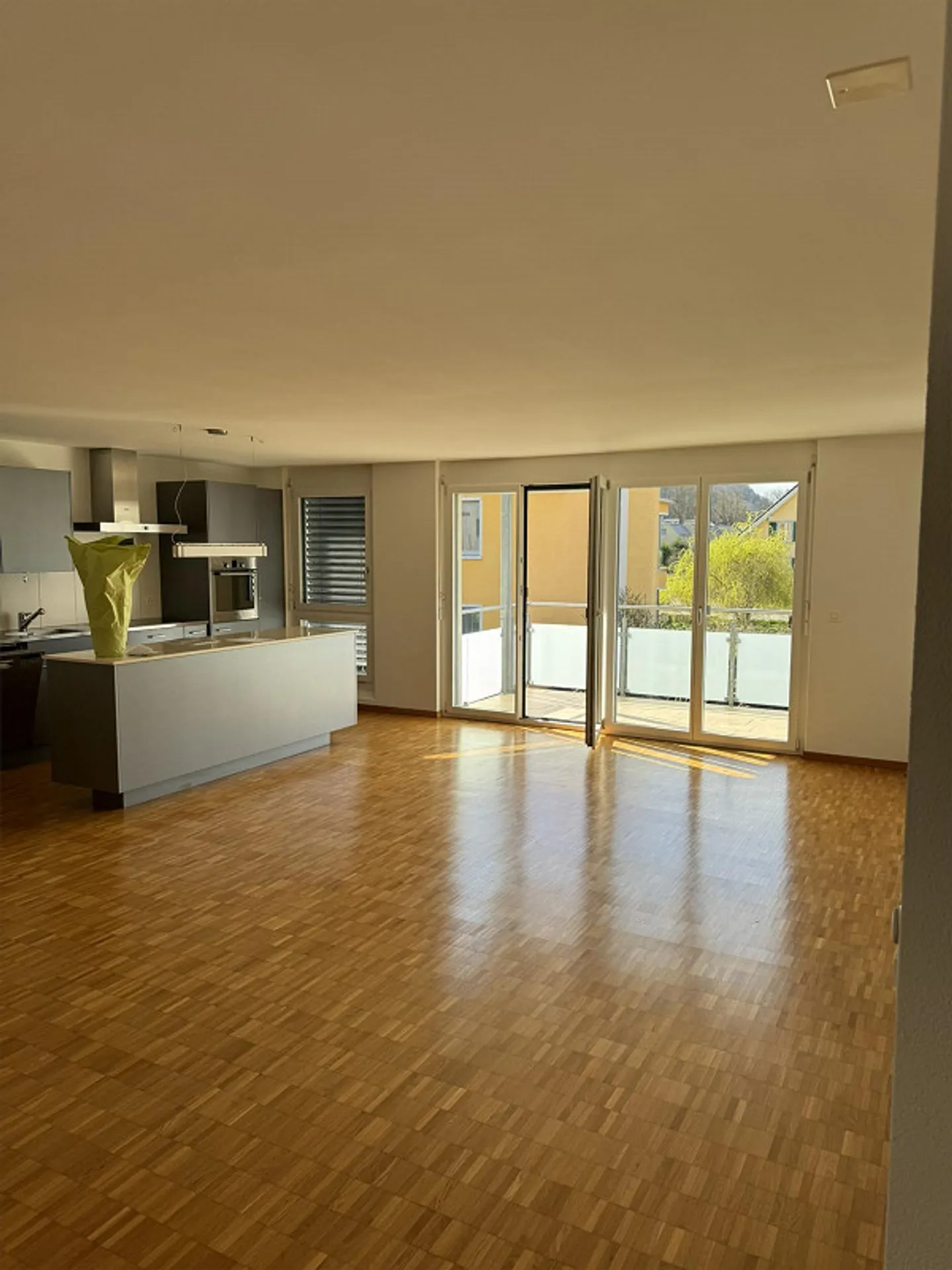 Recherche d'un nouveau locataire pour un magnifique appartement de 4 1/2 pièces - Photo 2 sur 10