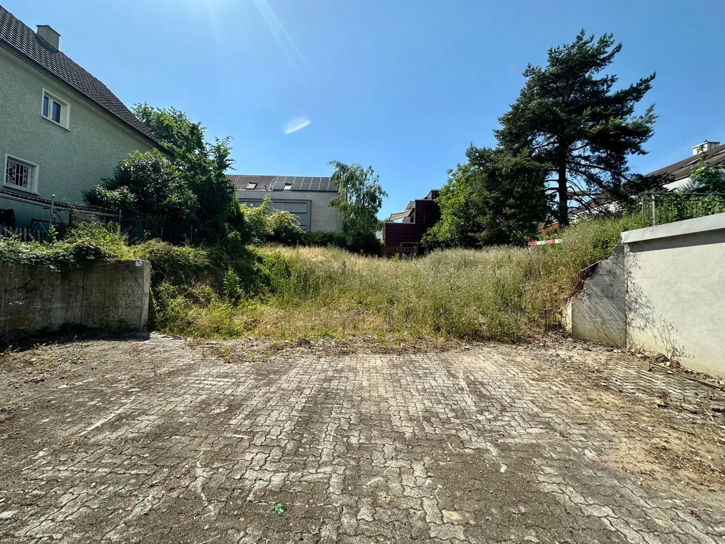 Terrain attractif avec projet de maison individuelle approuvé - Photo 2 sur 3