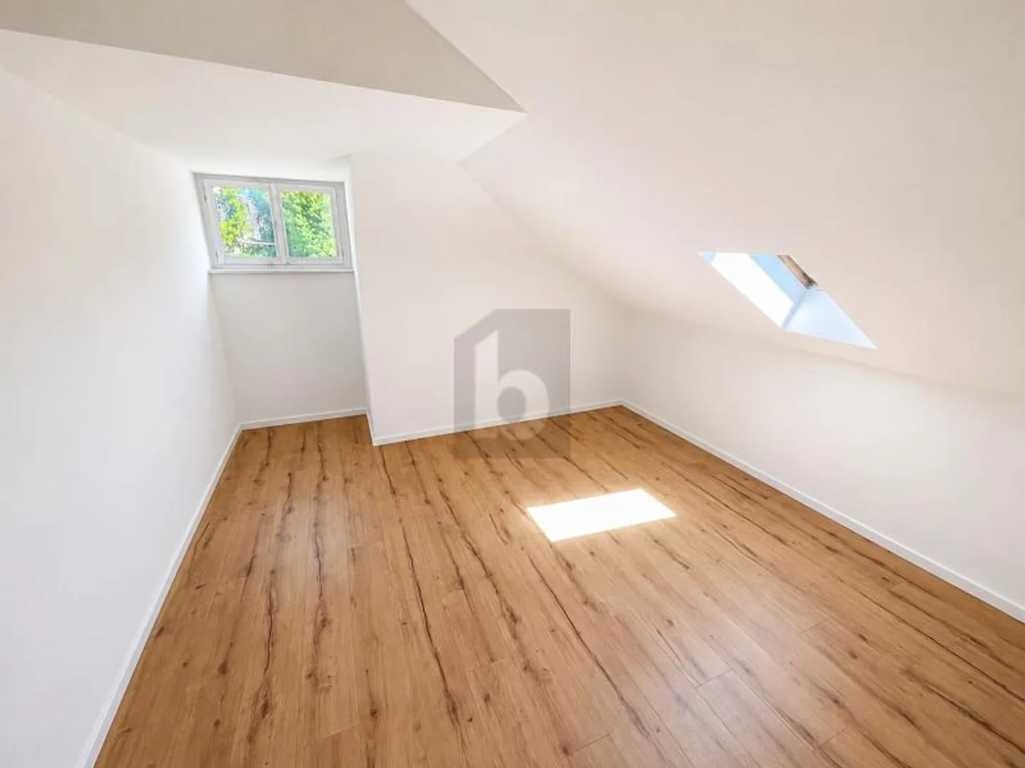 UNIQUE ET MODERNE RÉUNIS - Photo 2 sur 6