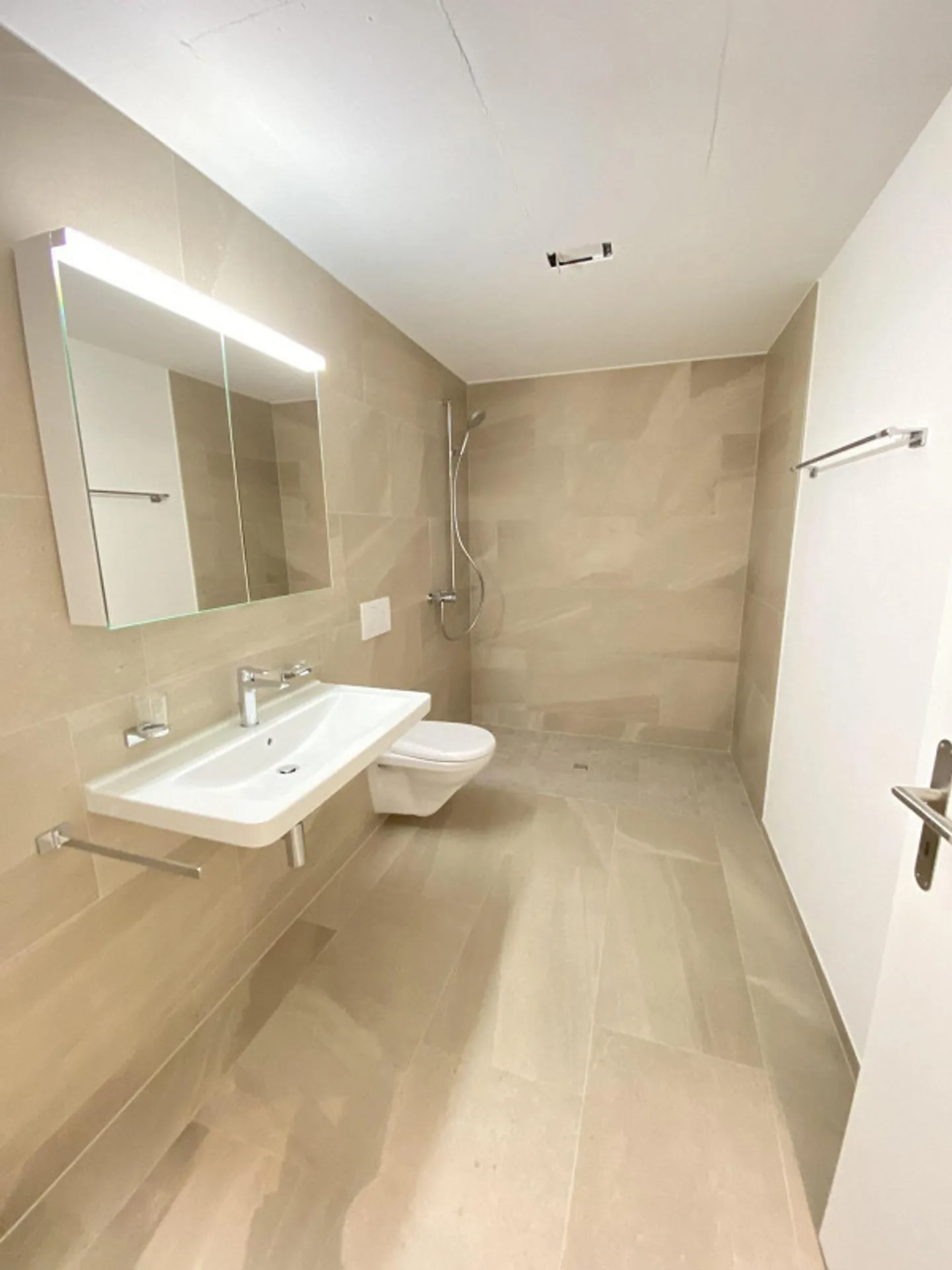 Modernes 2.5-Zimmer-Apartment in Tobel - Foto 6 von 8