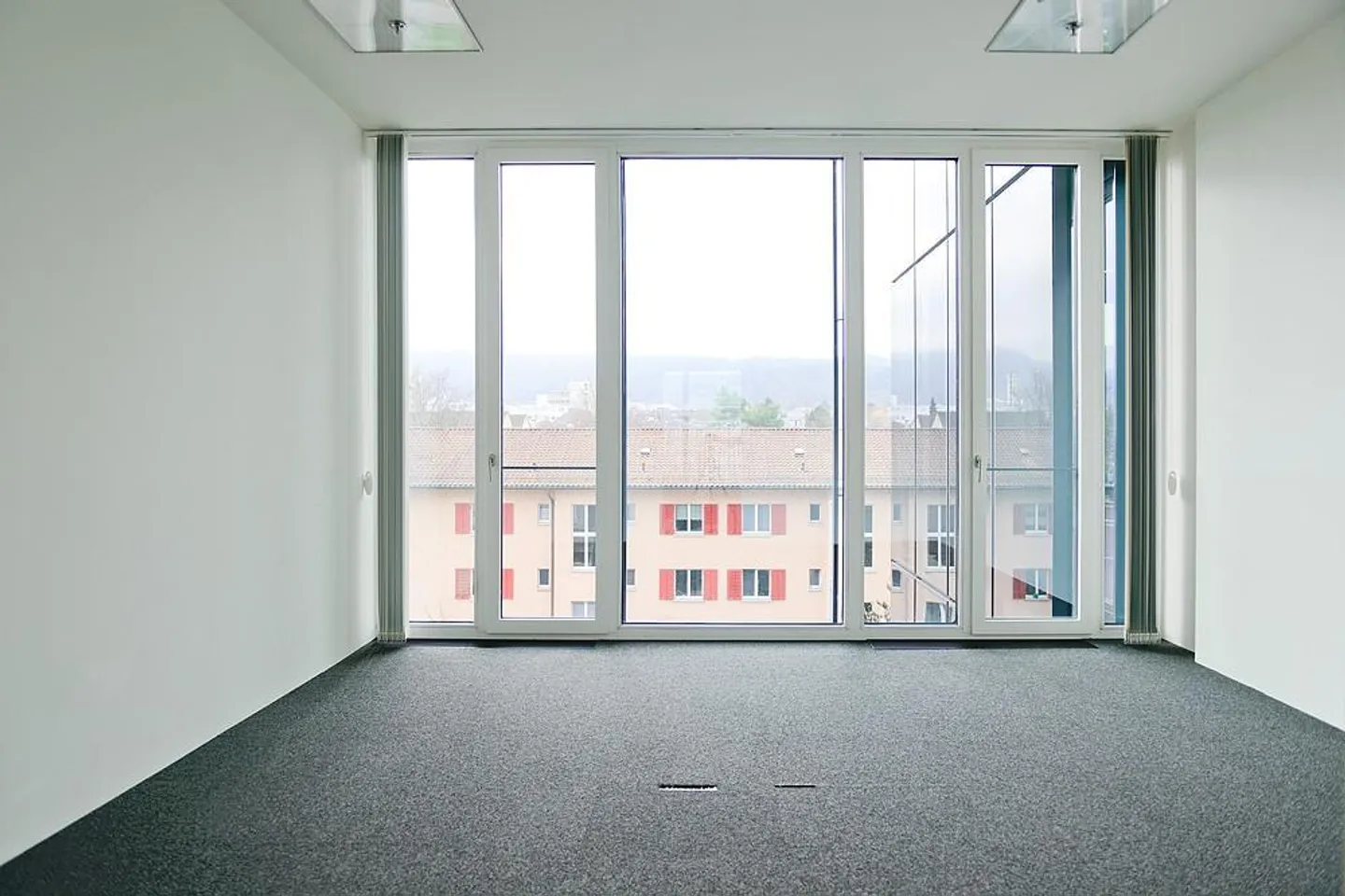 Design elegante presso la stazione di Altstetten: spazio ufficio moderno di 286 m2 - Foto 3 di 8