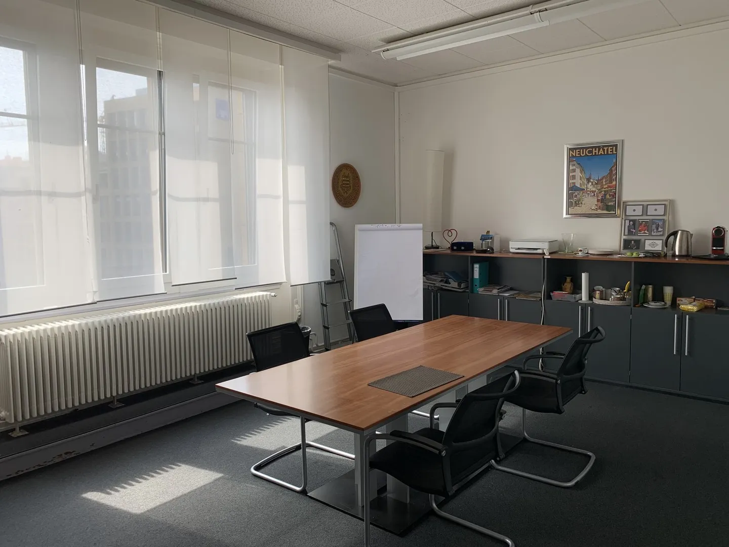 Helles 73 m² Büro im Stadtzentrum von Neuchâtel - Ideal für administrative Tätigkeiten - Foto 2 von 4
