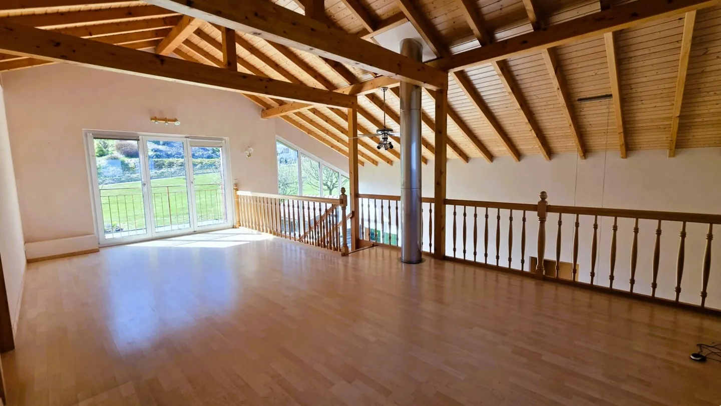 VILLA WITH BUILDABLE LAND - Photo 8 of 11