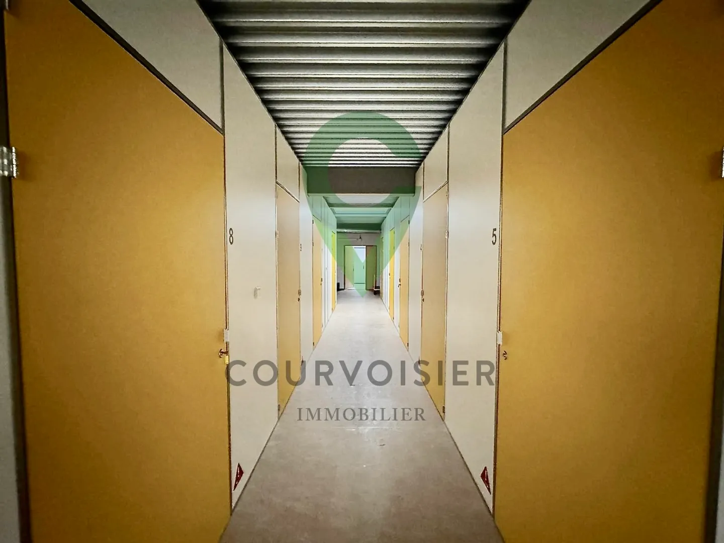 Mischgenutztes Gebäude kaufen - Foto 2 von 10