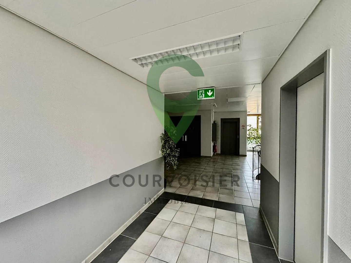 Mischgenutztes Gebäude kaufen - Foto 8 von 10