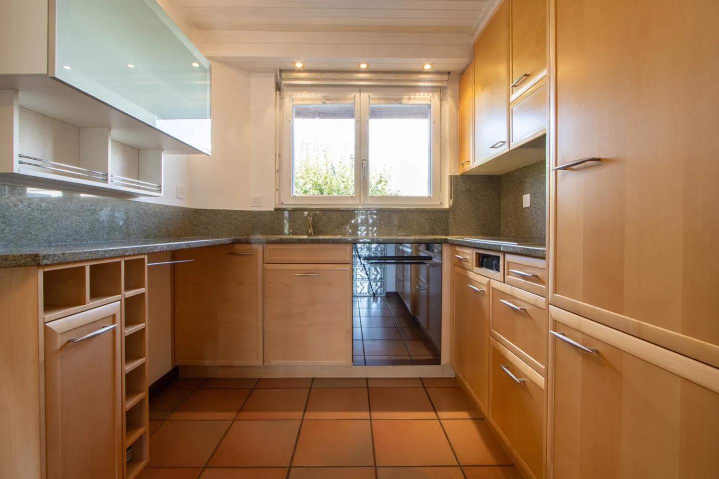 Appartement attrayant de 3,5 pièces dans un emplacement central à Lyss - Photo 2 sur 16