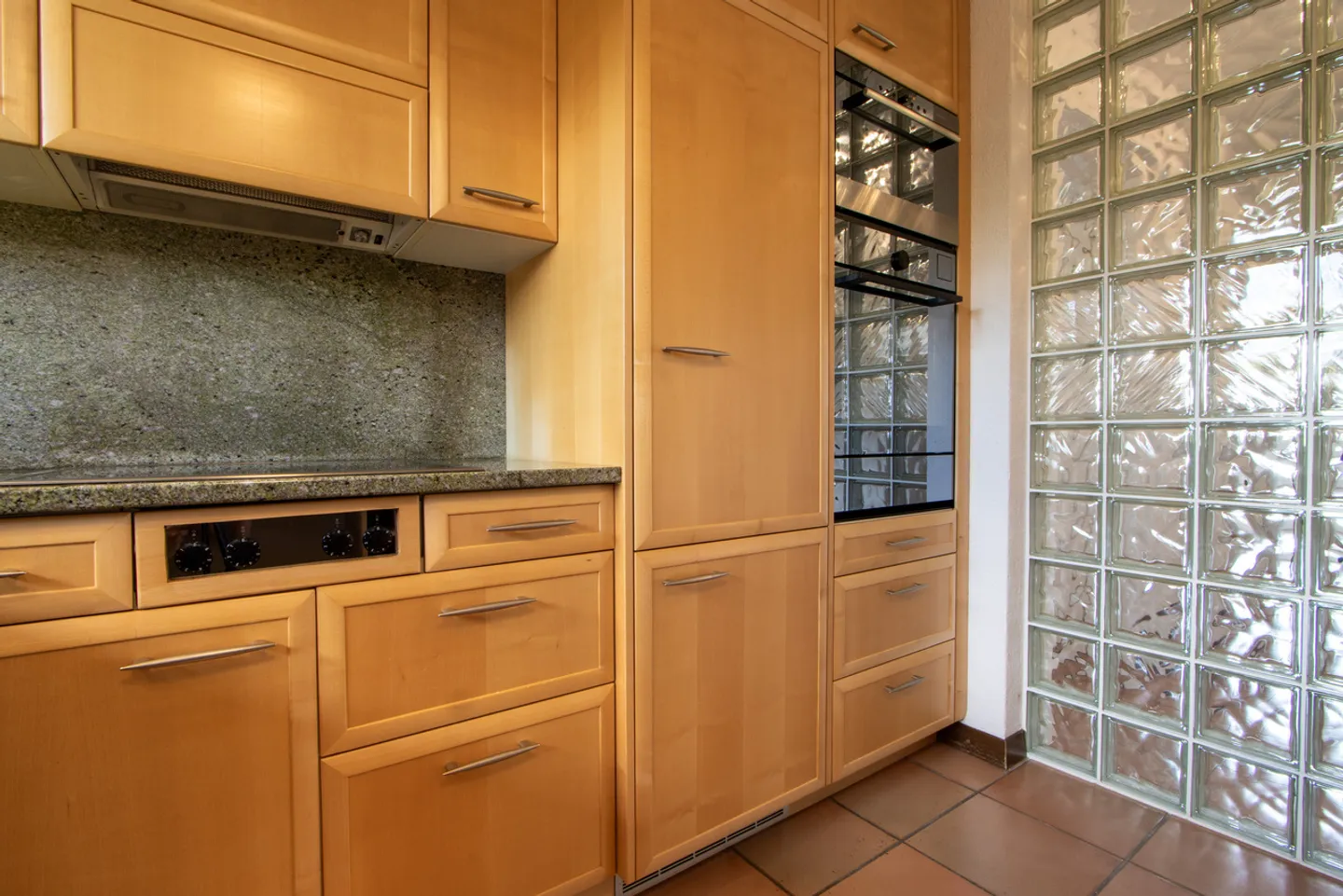 Appartement attrayant de 3,5 pièces dans un emplacement central à Lyss - Photo 6 sur 16