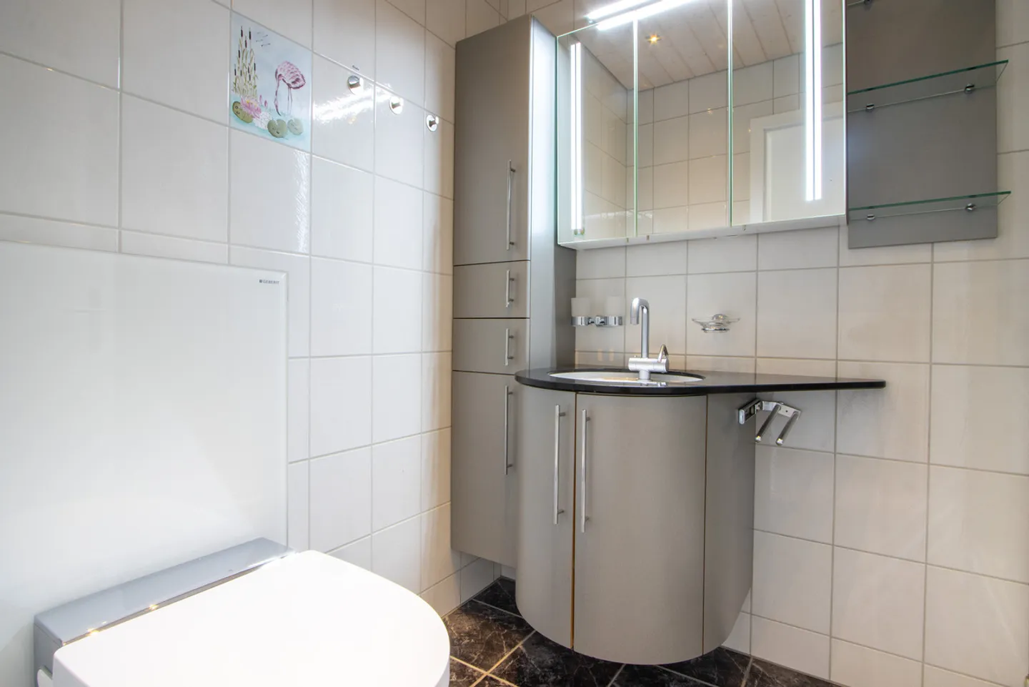 Appartement attrayant de 3,5 pièces dans un emplacement central à Lyss - Photo 8 sur 16