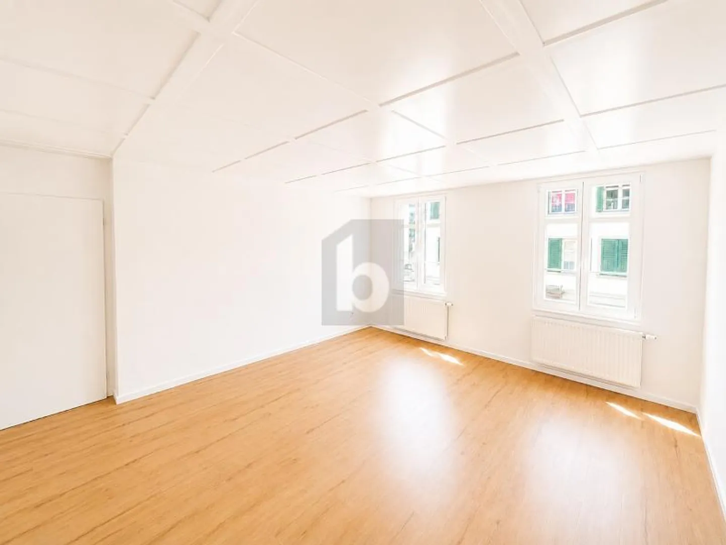MODERNE ET ÉLÉGANTE - Photo 1 sur 6