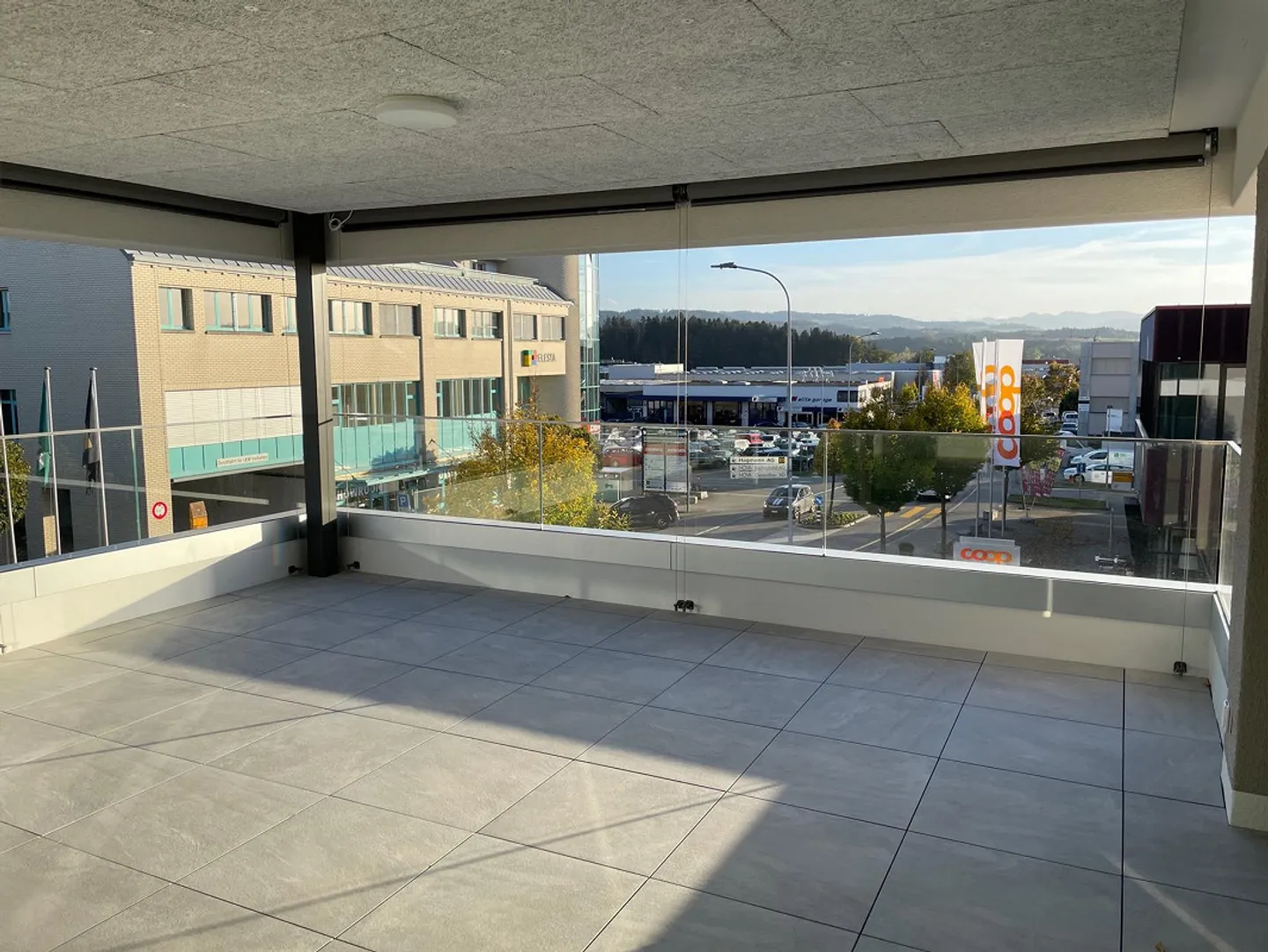 Modern 4.5-room apartment in ownership standard in a central location - Photo 3 of 16