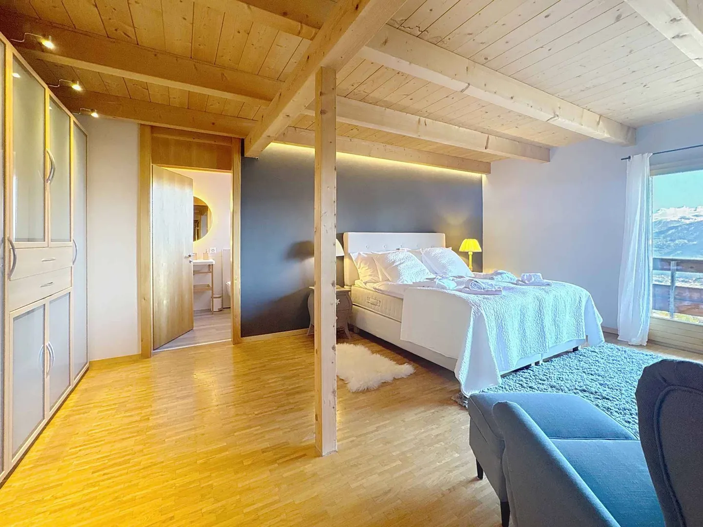 A spacious and cozy chalet in the heart of Anzère - Photo 6 of 13