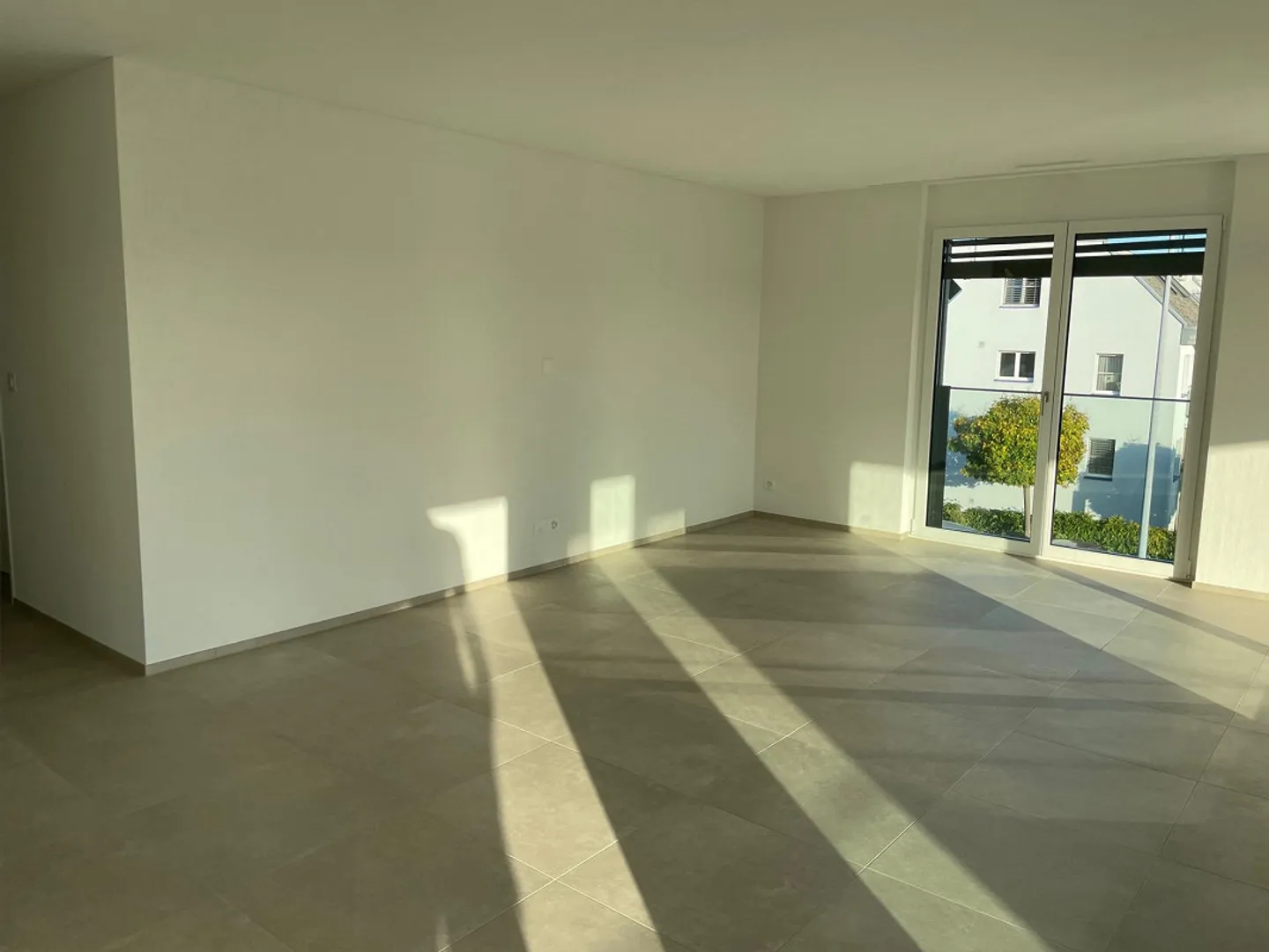 Modern 4.5-room apartment in ownership standard in a central location - Photo 6 of 16