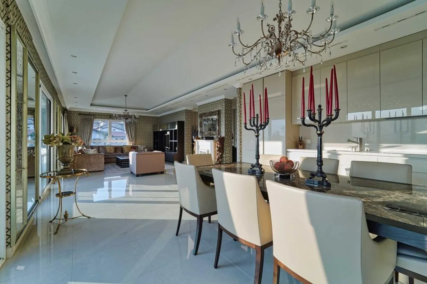 Penthouse de luxe élégant avec vue panoramique sur le lac - Photo 6 sur 11