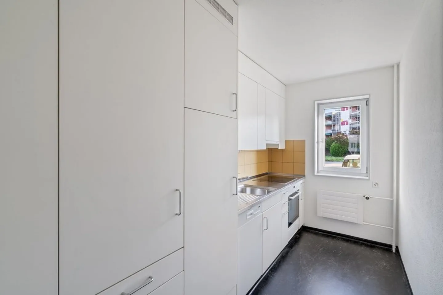 Appartamento luminoso con balcone - Foto 2 di 7