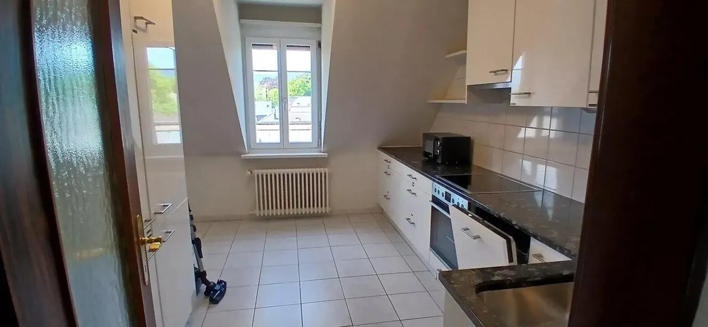 Stylish Room in Shared Apartment - Move in Today - Photo 2 of 12