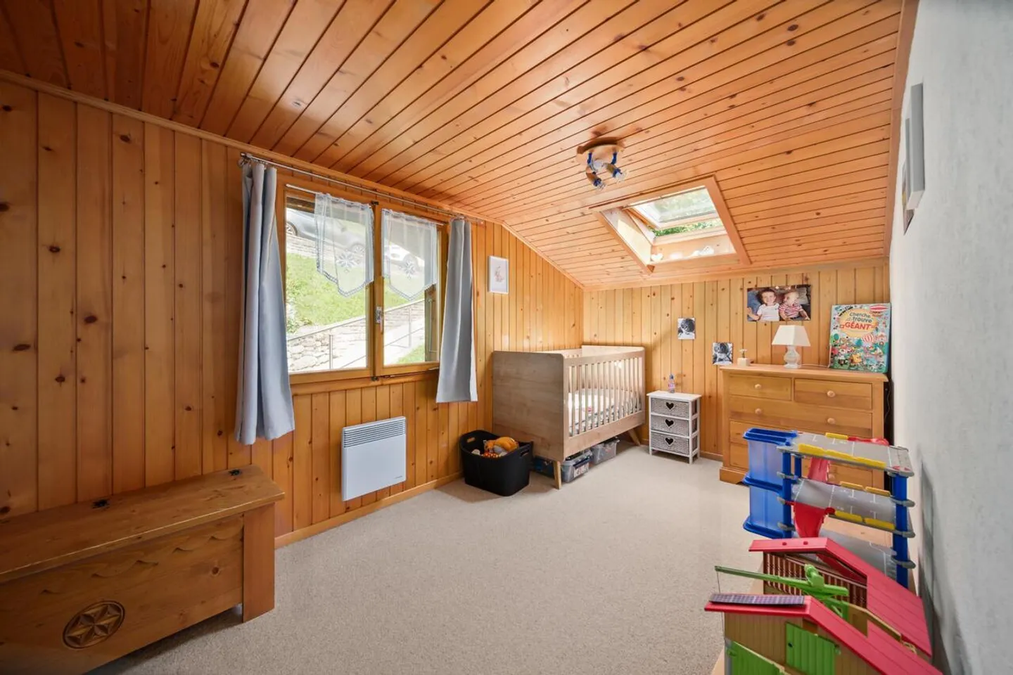 Chalet mitoyen en triplex jouissant d'une situation exceptionnelle - Photo 7 sur 13