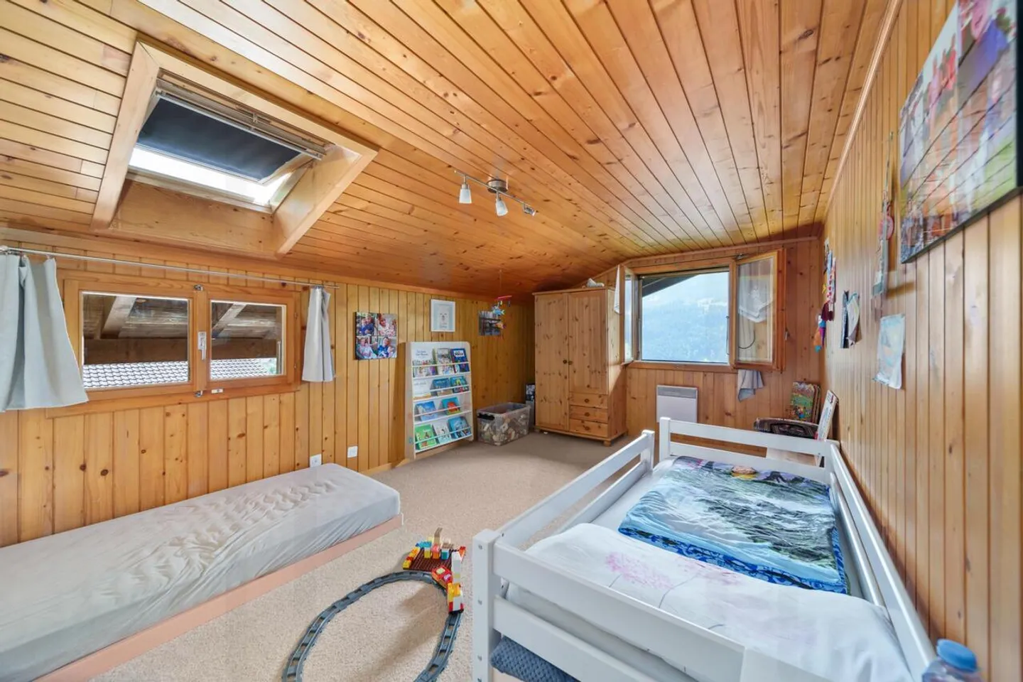 Chalet mitoyen en triplex jouissant d'une situation exceptionnelle - Photo 8 sur 13