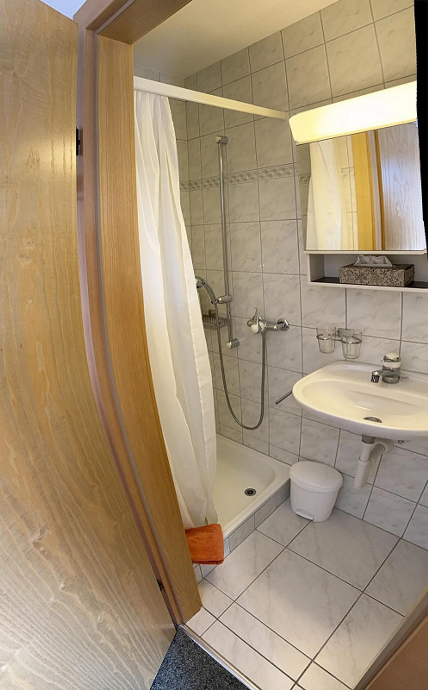 Chambre meublée avec vue magnifique, balcon et petit - Photo 2 sur 7