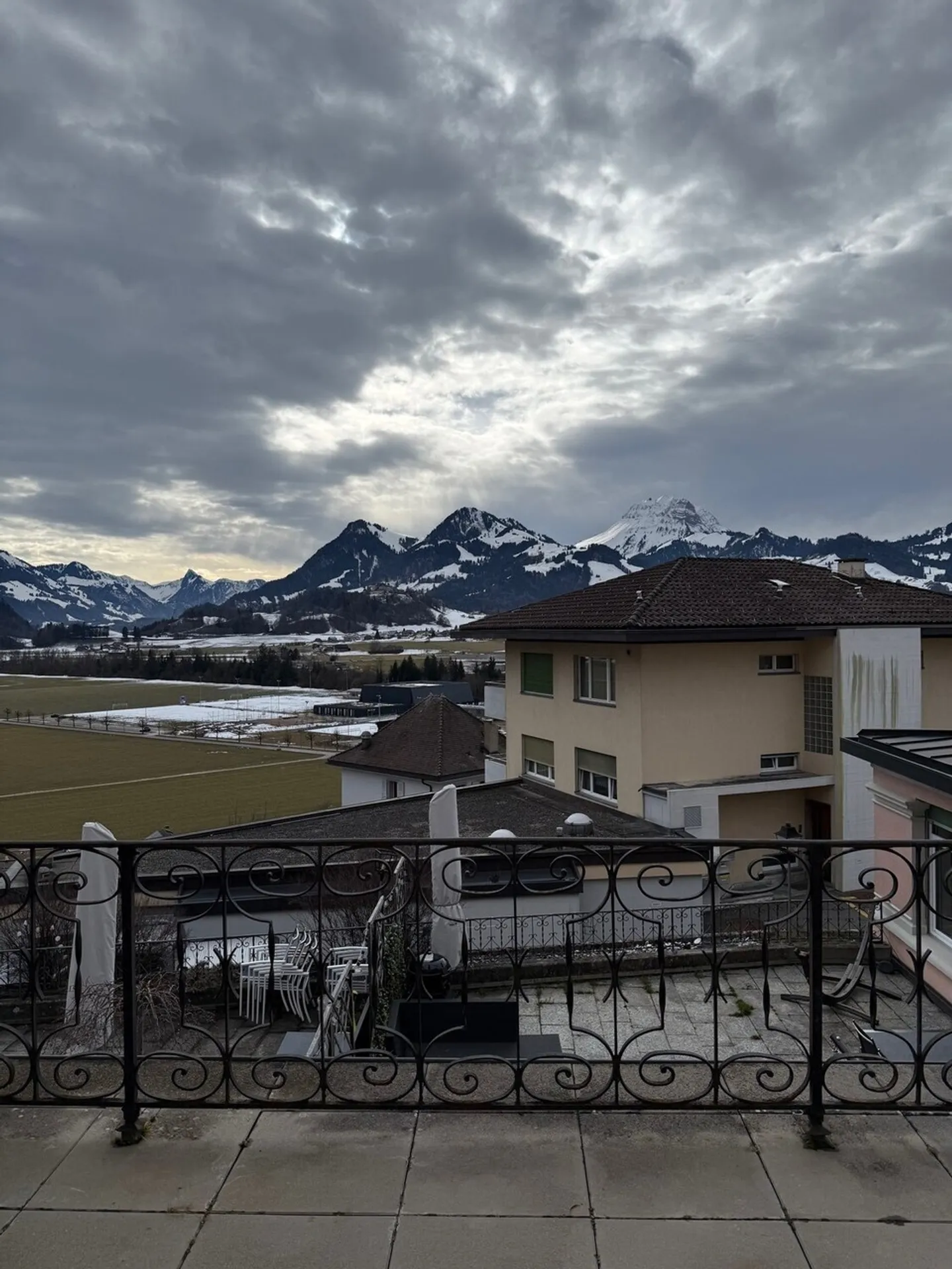 Renoviertes Studio in Broc - Foto 1 von 5