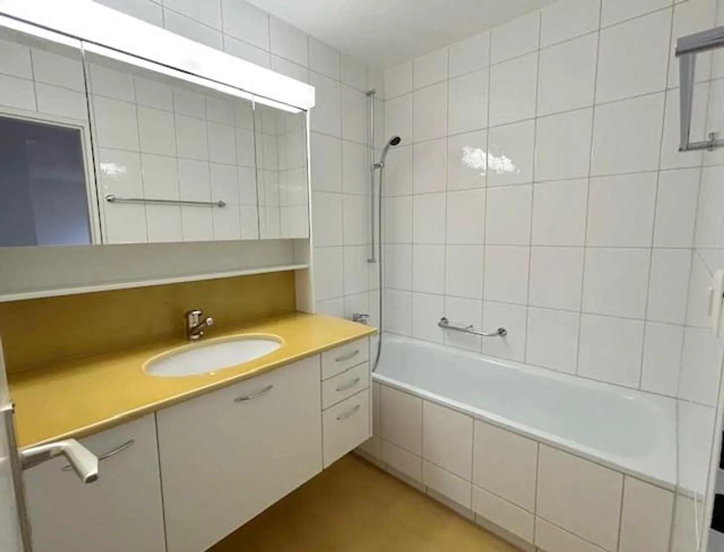 Attractive 3.5-room apartment in a central location - Welcome home! - Photo 8 of 10