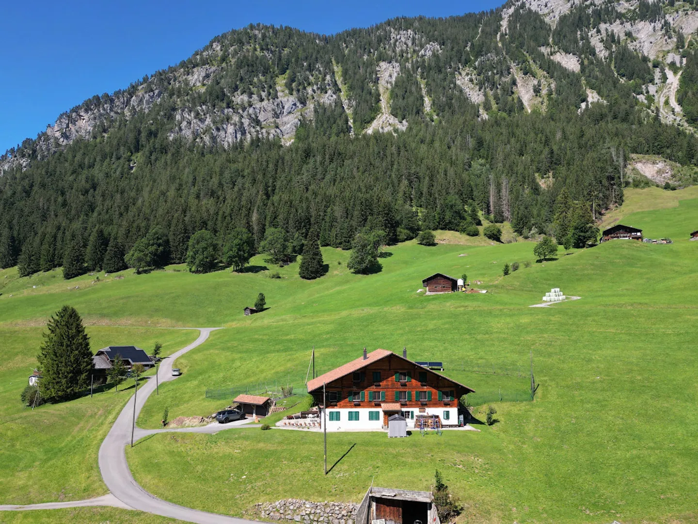 Haus mit 11 Zimmern - Foto 1 von 9