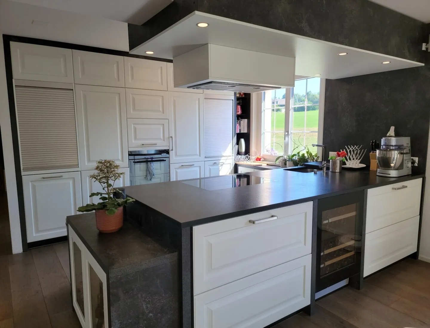 Magnifique villa avec véranda et beau jardin de 5.5 pièces! - Photo 3 sur 10