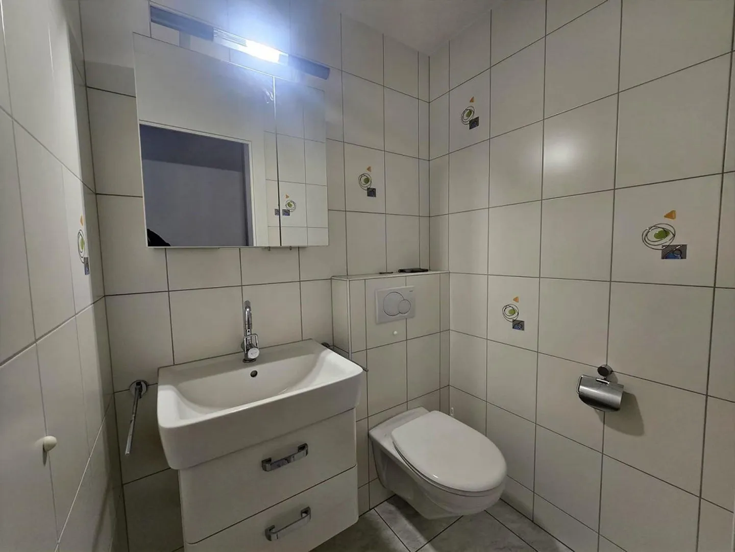 Wohnen mit Aussicht  3.5 Zimmer mit neuer Küche und grossem Balkon - Foto 7 di 7