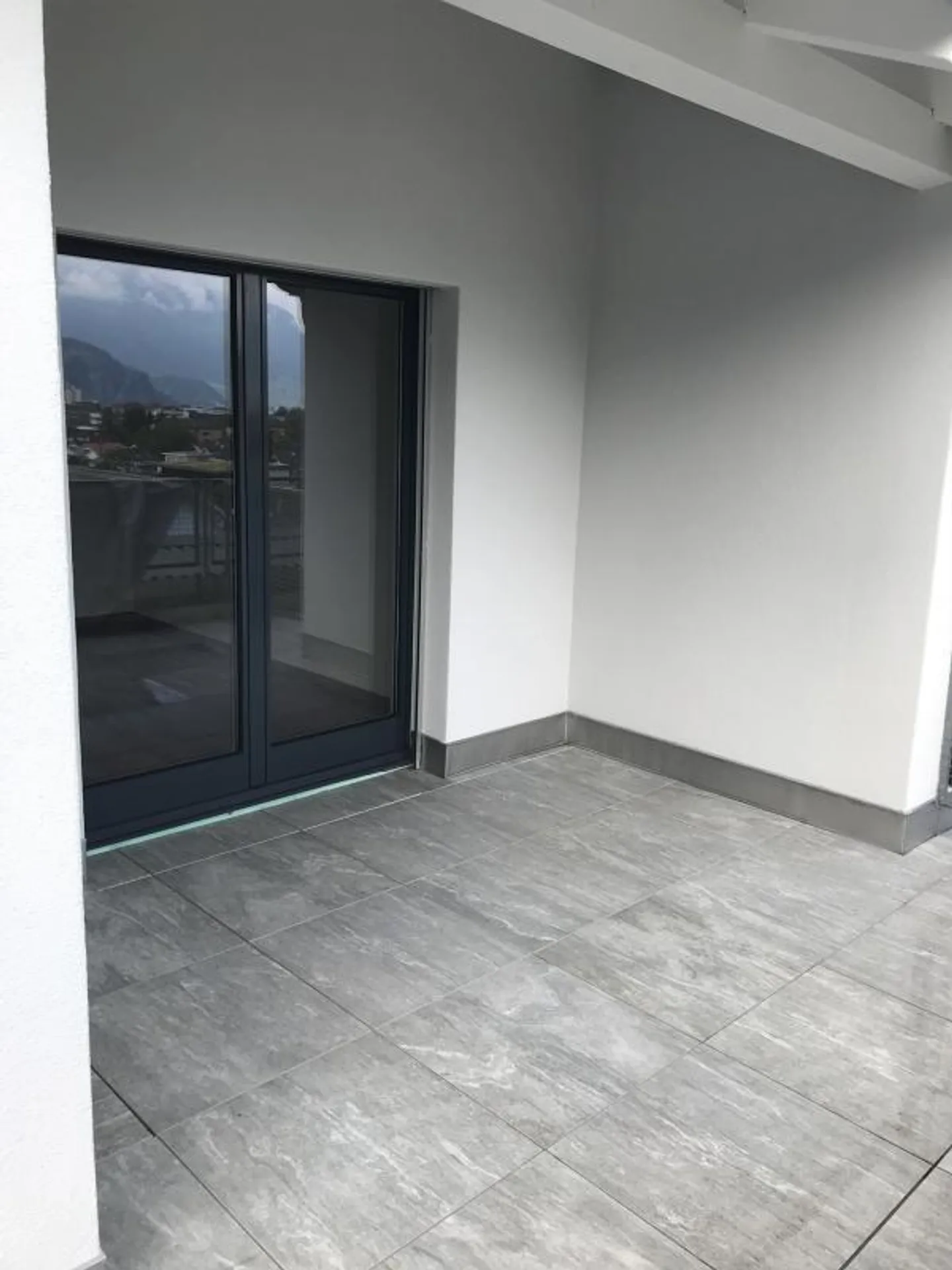 Appartamento 2 1/2 locali con vista unica sul lago e sulle montagne - Foto 7 di 8