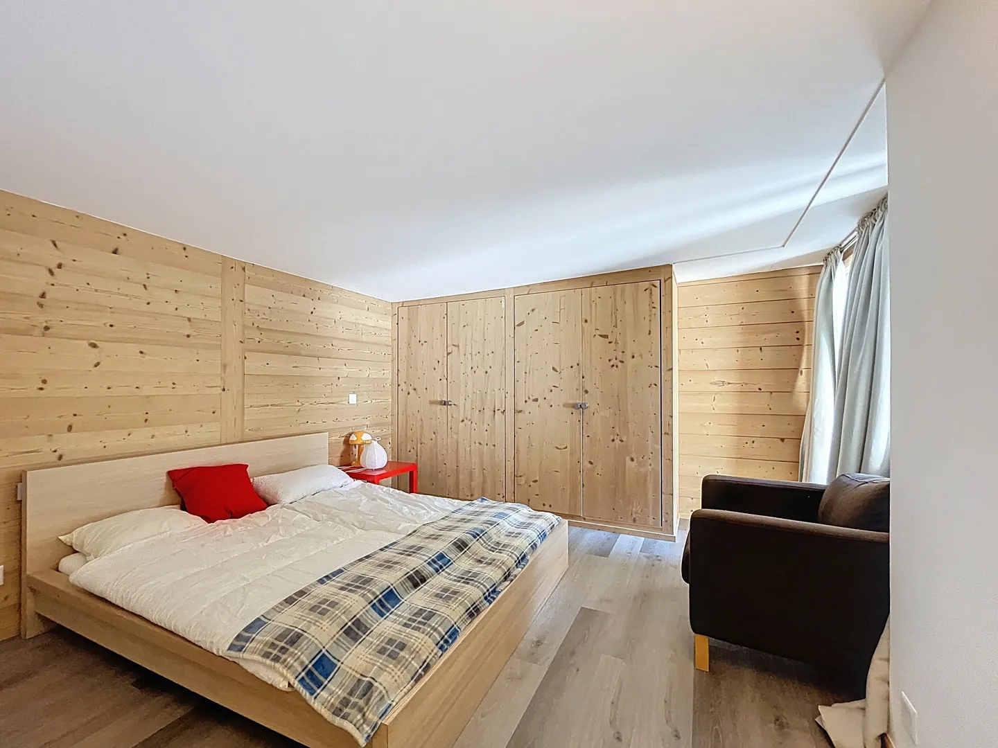 CHALET WITH 3 APARTMENTS - Photo 11 of 12