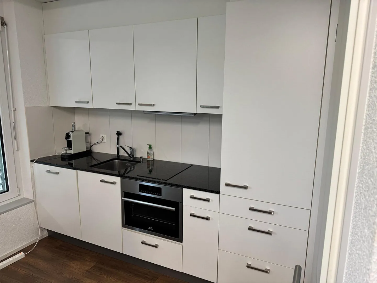 Commercial space with versatile usage potential - Photo 3 of 5